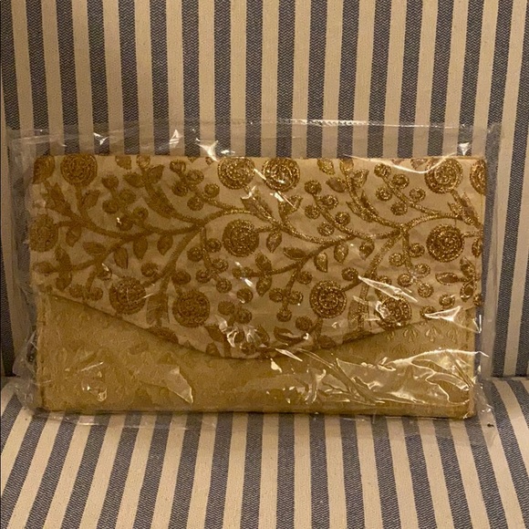 Purses - Picture 7 of 8